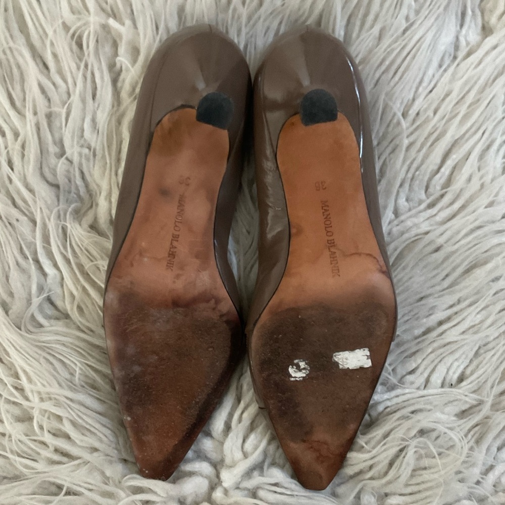 Manolo Blahnik Brown Gray Taupe Patent Leather Cutout Accent Heels EUC Size 36 - Picture 6 of 9